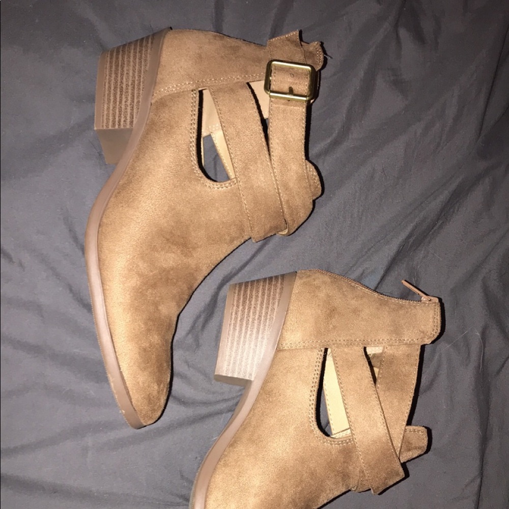Tan booties!